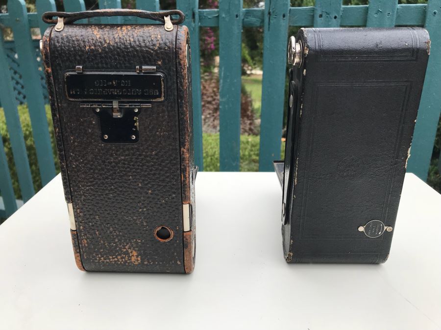 JUST ADDED - Pair Of Vintage Eastman Kodak Bellows Cameras - Hawk-Eye Model B And No.1A Autographic Kodak Jr. [Photo 11]
