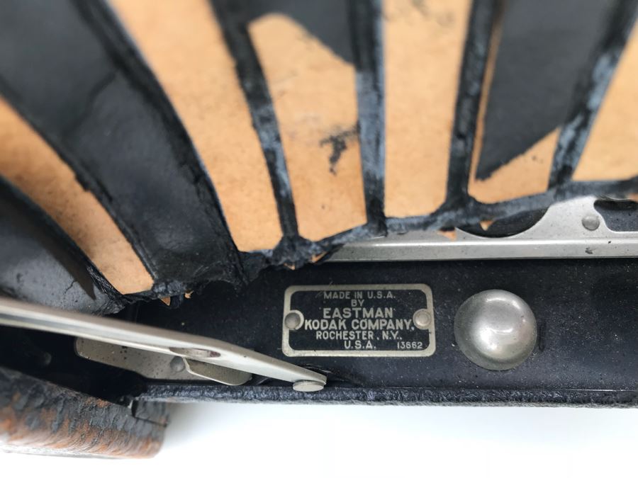 JUST ADDED - Pair Of Vintage Eastman Kodak Bellows Cameras - Hawk-Eye Model B And No.1A Autographic Kodak Jr. [Photo 8]