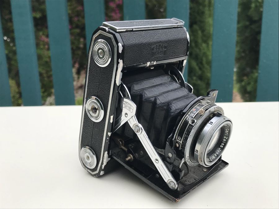 JUST ADDED - Vintage ZEISS IKON Bellows Camera IKonta 521 [Photo 1]