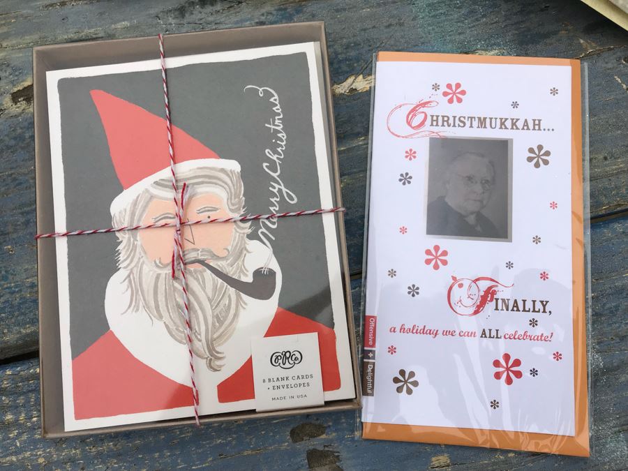 JUST ADDED - NEW Christmas Decoration Lot With (6) Santa's Magic Keys, (9) Table Confetti Sets, Christmas Card Sets, Christmas Tags, Glass Ornaments And Stockings - See Photos [Photo 7]