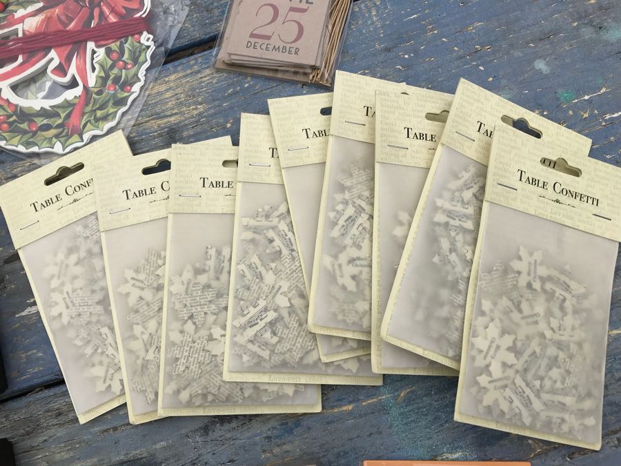 JUST ADDED - NEW Christmas Decoration Lot With (6) Santa's Magic Keys, (9) Table Confetti Sets, Christmas Card Sets, Christmas Tags, Glass Ornaments And Stockings - See Photos [Photo 8]