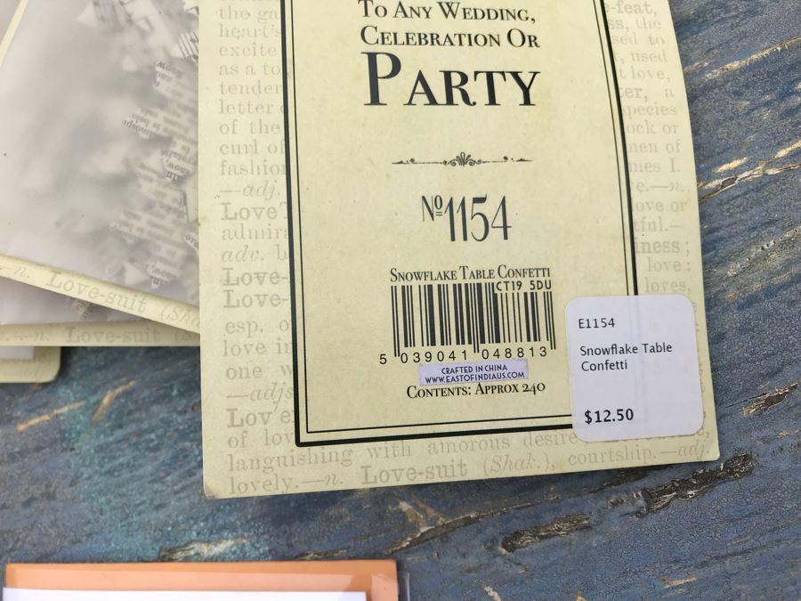 JUST ADDED - NEW Christmas Decoration Lot With (6) Santa's Magic Keys, (9) Table Confetti Sets, Christmas Card Sets, Christmas Tags, Glass Ornaments And Stockings - See Photos [Photo 10]