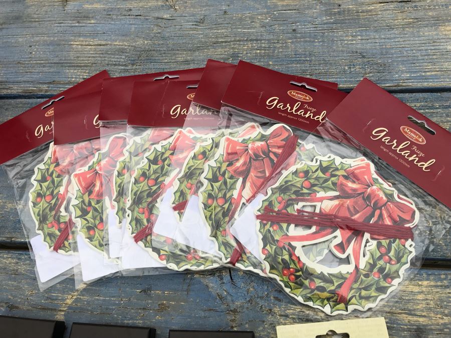 JUST ADDED - NEW Christmas Decoration Lot With (6) Santa's Magic Keys, (9) Table Confetti Sets, Christmas Card Sets, Christmas Tags, Glass Ornaments And Stockings - See Photos [Photo 13]