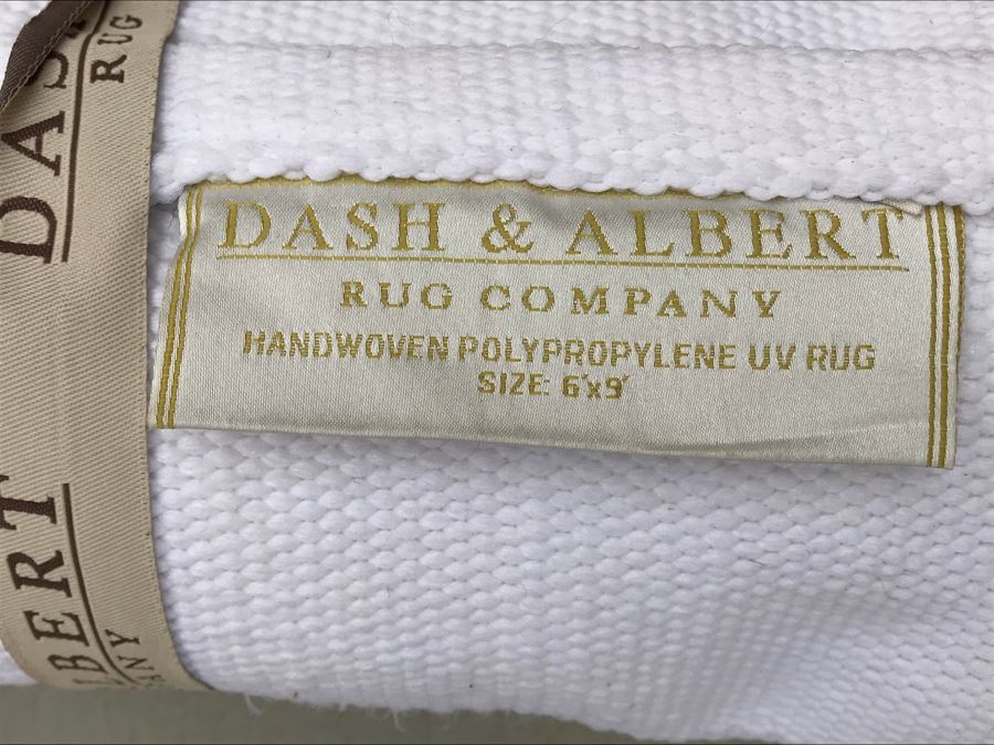 JUST ADDED - NEW Dash & Albert Rug Company Handwoven Polypropylene UV Rug 6' X 9' White With Black Pattern [Photo 3]