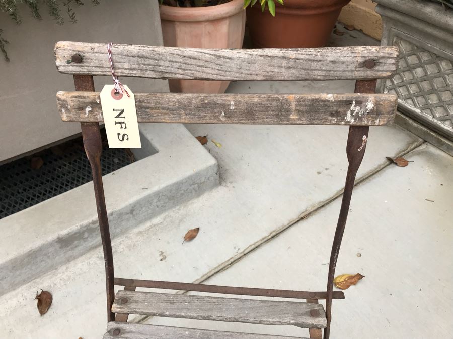 JUST ADDED Pair Of Vintage Wood And Metal Folding Chairs   29400 W7r9 