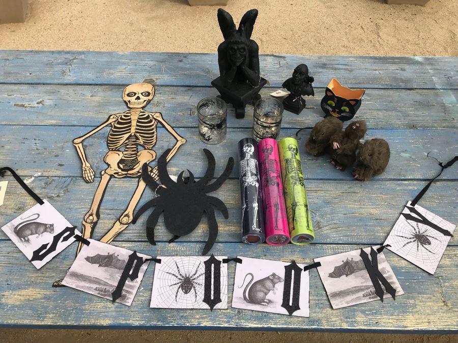 JUST ADDED - Halloween Decoration Lot With Metal Hanging Skeleton And Gargoyle [Photo 2]