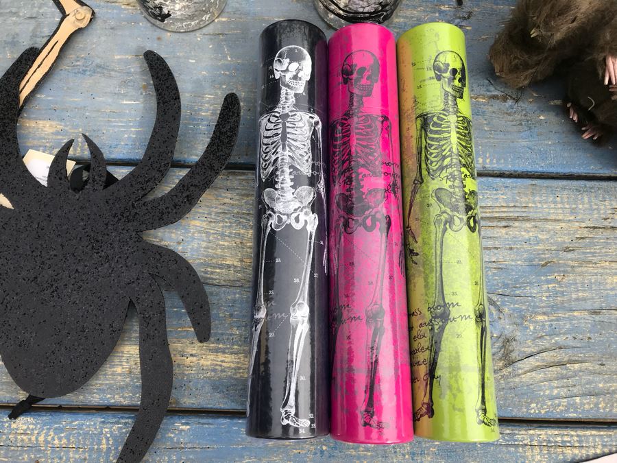 JUST ADDED - Halloween Decoration Lot With Metal Hanging Skeleton And Gargoyle [Photo 9]