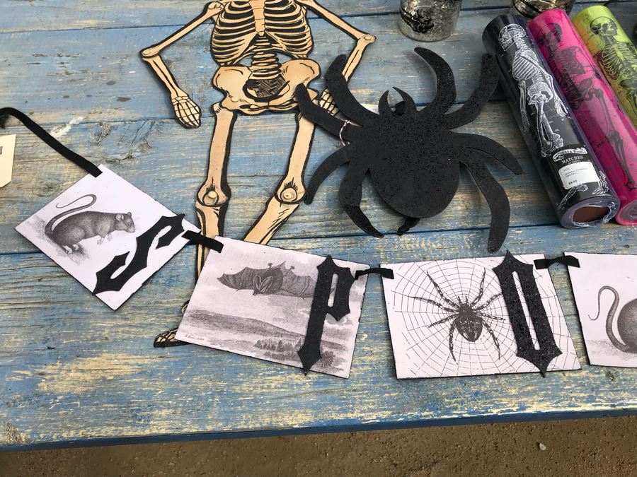 JUST ADDED - Halloween Decoration Lot With Metal Hanging Skeleton And Gargoyle [Photo 13]