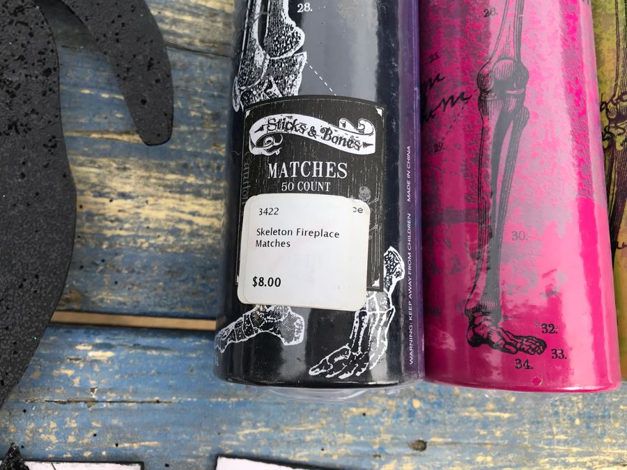 JUST ADDED - Halloween Decoration Lot With Metal Hanging Skeleton And Gargoyle [Photo 10]