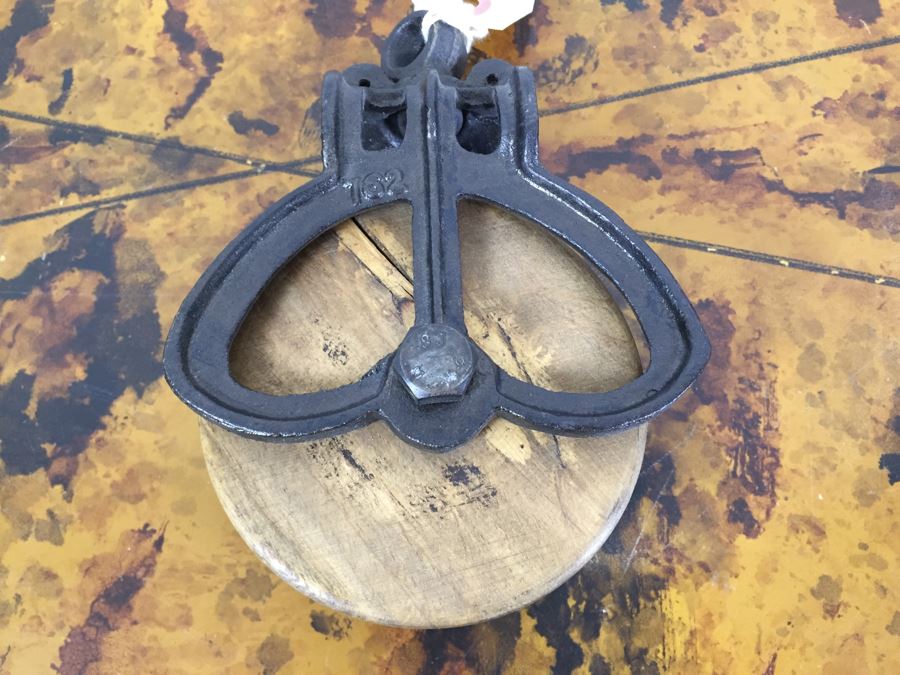 JUST ADDED - Pulley, (2) Glass Bowls, Collection Of Vintage Keychains, Rope On Spools And Collection Of Various Ribbons [Photo 19]