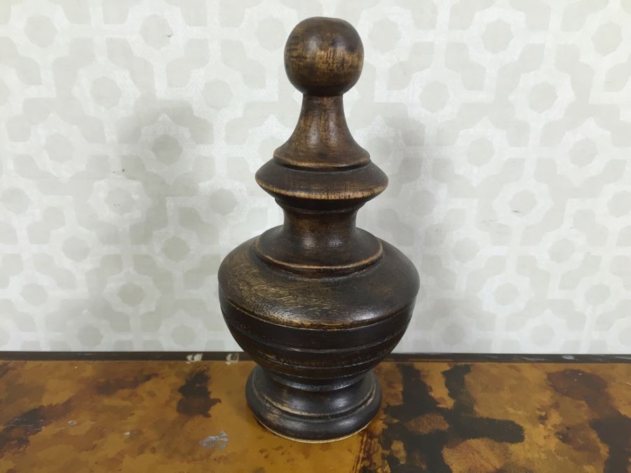 JUST ADDED - Pulley, (2) Glass Bowls, Collection Of Vintage Keychains, Rope On Spools And Collection Of Various Ribbons [Photo 31]