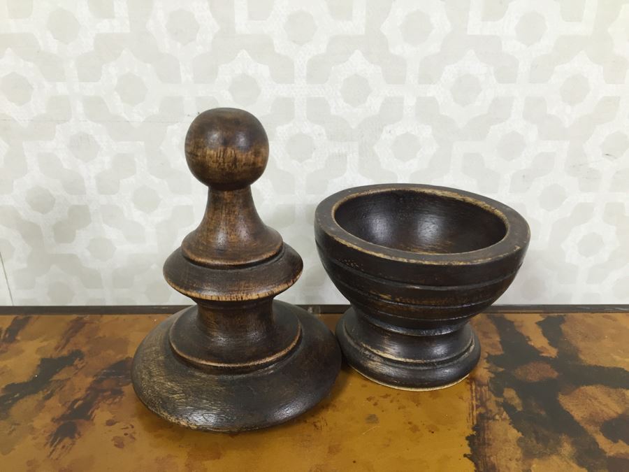 JUST ADDED - Pulley, (2) Glass Bowls, Collection Of Vintage Keychains, Rope On Spools And Collection Of Various Ribbons [Photo 32]