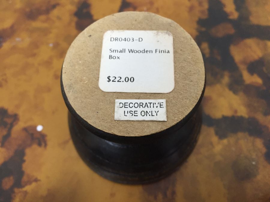 JUST ADDED - Pulley, (2) Glass Bowls, Collection Of Vintage Keychains, Rope On Spools And Collection Of Various Ribbons [Photo 33]