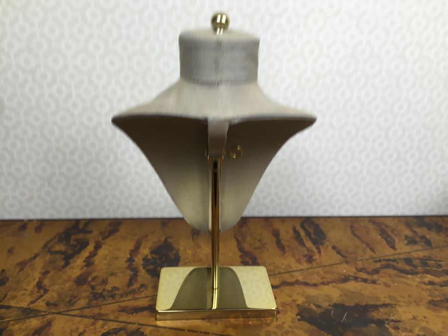 JUST ADDED - (6) Retail Jewelry Displays [Photo 3]