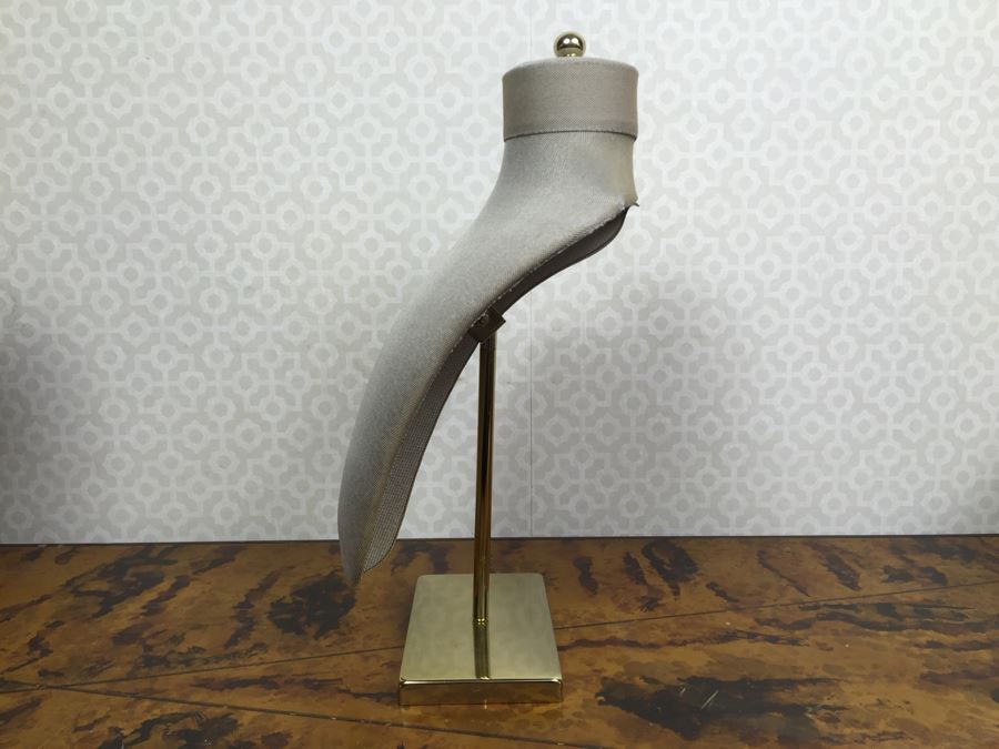 JUST ADDED - (6) Retail Jewelry Displays [Photo 2]