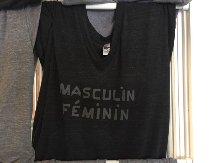 JUST ADDED - (6) Women's T-Shirts Various Sizes [Photo 5]