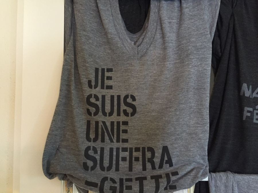 JUST ADDED - (6) Women's T-Shirts Various Sizes [Photo 4]