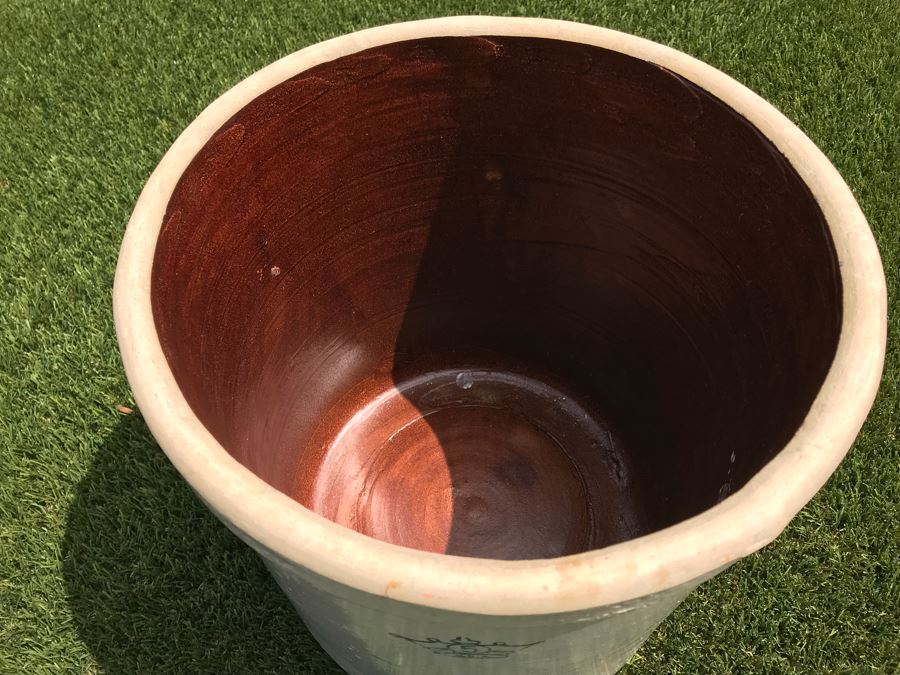 JUST ADDED - 12'R X 14'H Vintage Crock Pot [Photo 6]