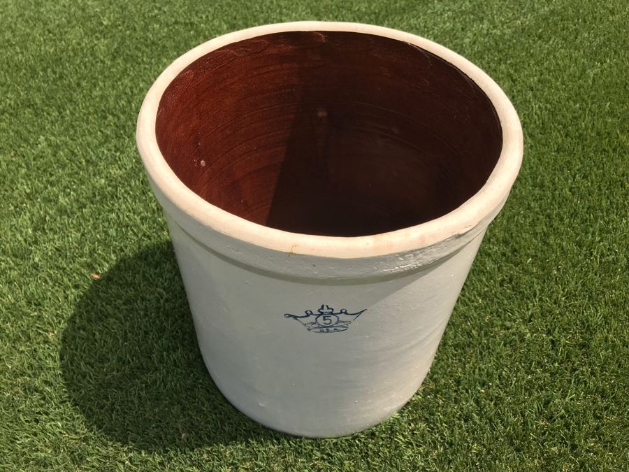 JUST ADDED - 12'R X 14'H Vintage Crock Pot [Photo 3]