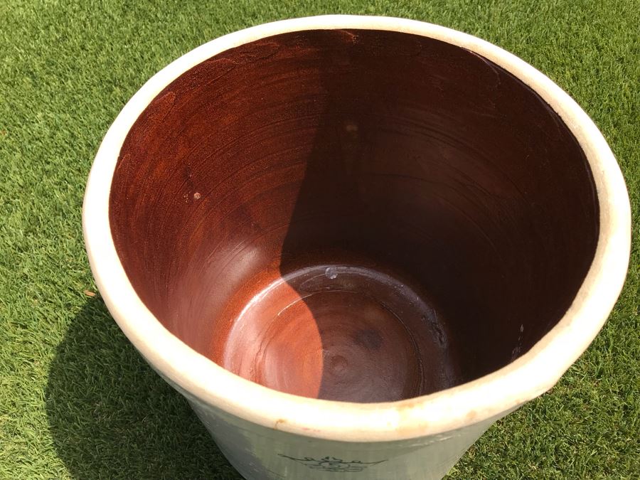 JUST ADDED - 12'R X 14'H Vintage Crock Pot [Photo 5]