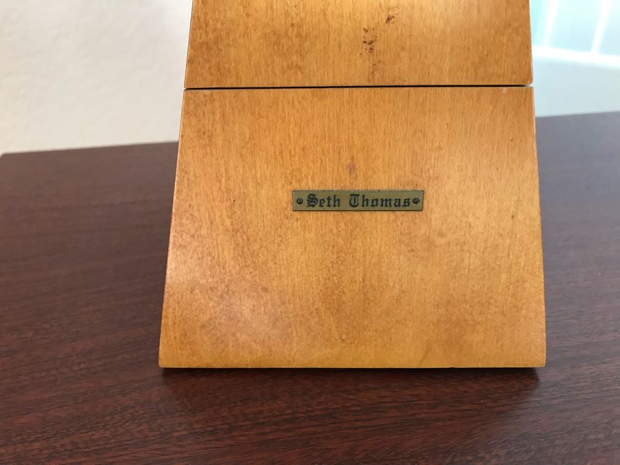 KAWAI Digital Concert Performer Piano Model CP137M With Bench, Seth Thomas Metronome And Sheet Music Books Estimate $2,000 [Photo 24]