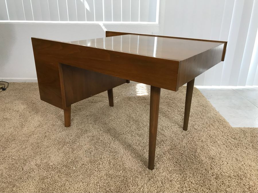 Mid-Century Modern Wooden Side Table [Photo 9]