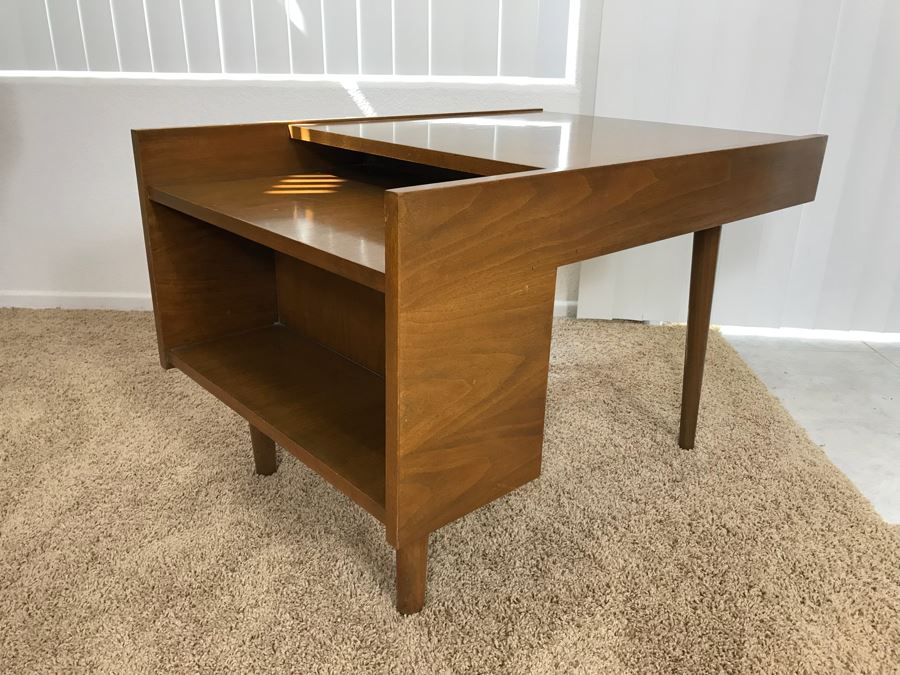 Mid-Century Modern Wooden Side Table [Photo 1]
