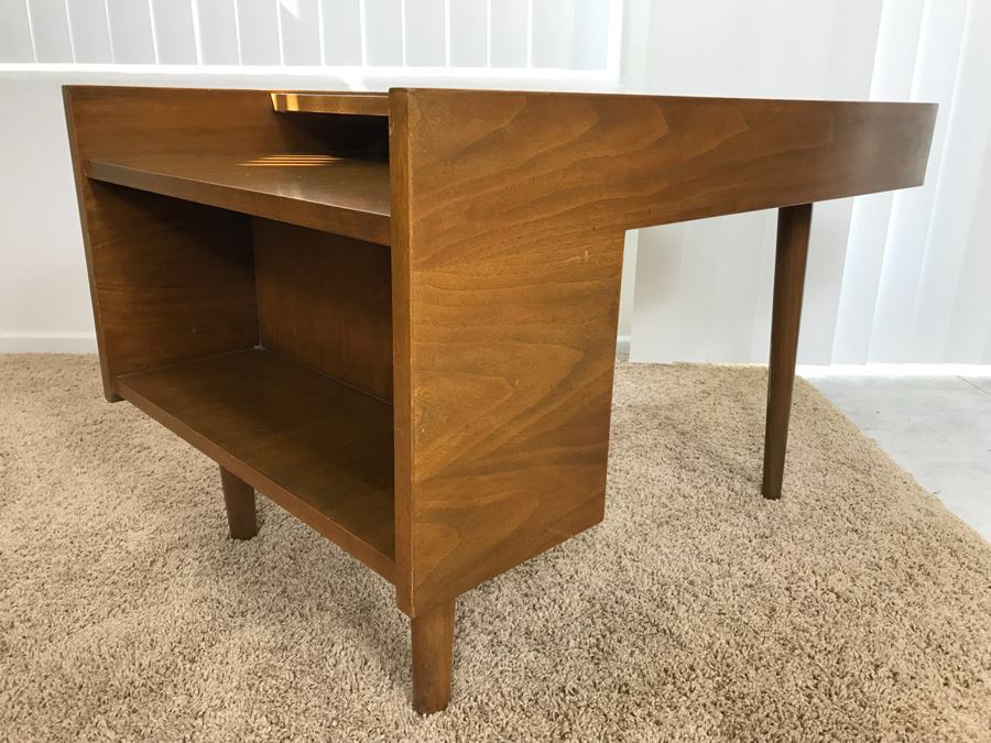 Mid-Century Modern Wooden Side Table [Photo 6]