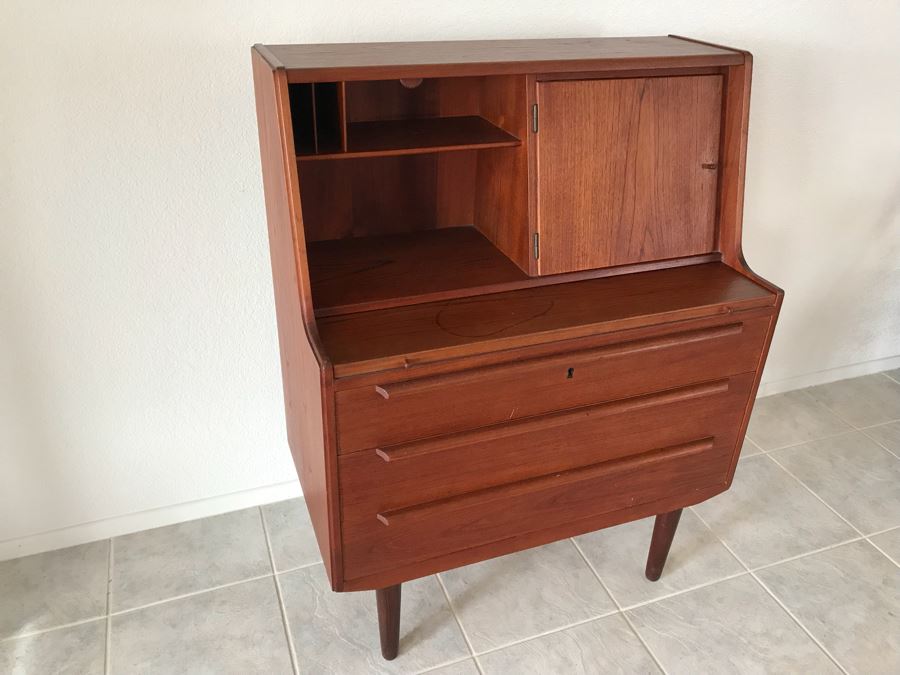 Mid-Century Modern Secretary Desk Chest Of Drawers With Mirror By Venesta Made In Finland [Photo 6]