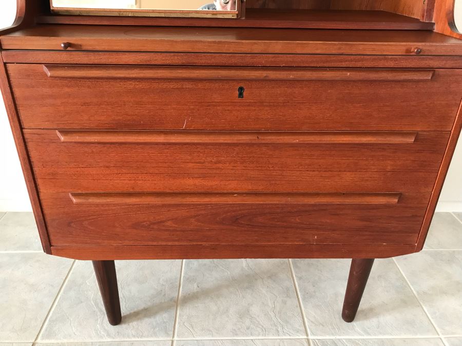 Mid-Century Modern Secretary Desk Chest Of Drawers With Mirror By Venesta Made In Finland [Photo 11]