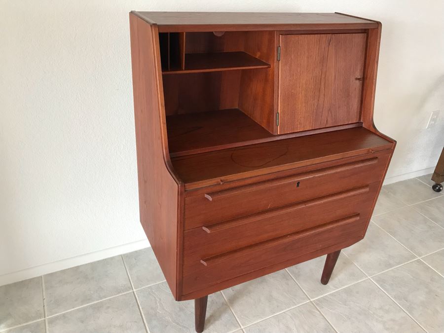 Mid-Century Modern Secretary Desk Chest Of Drawers With Mirror By Venesta Made In Finland [Photo 7]