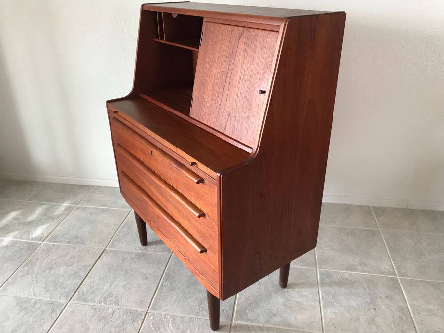 Mid-Century Modern Secretary Desk Chest Of Drawers With Mirror By Venesta Made In Finland [Photo 25]