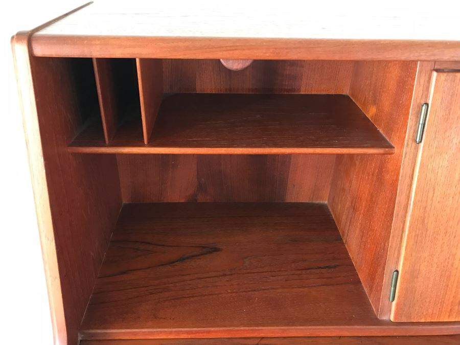 Mid-Century Modern Secretary Desk Chest Of Drawers With Mirror By Venesta Made In Finland [Photo 8]