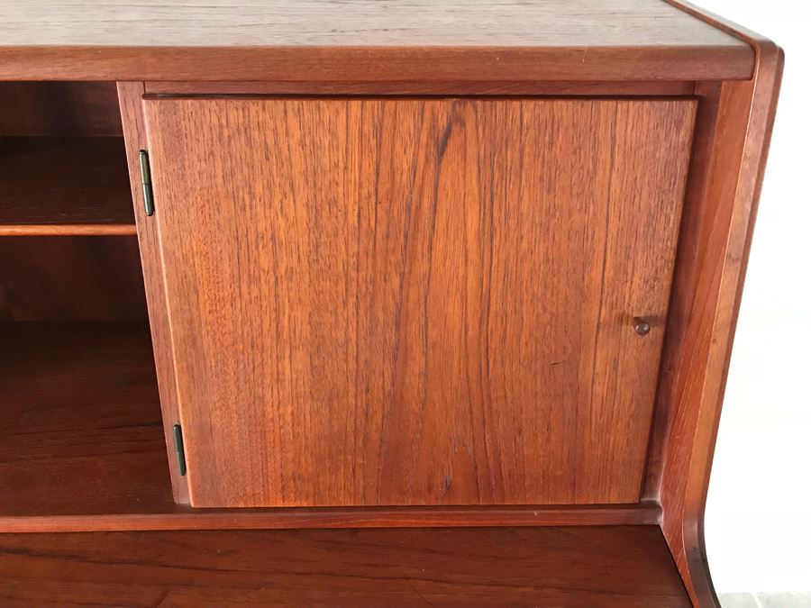 Mid-Century Modern Secretary Desk Chest Of Drawers With Mirror By Venesta Made In Finland [Photo 9]