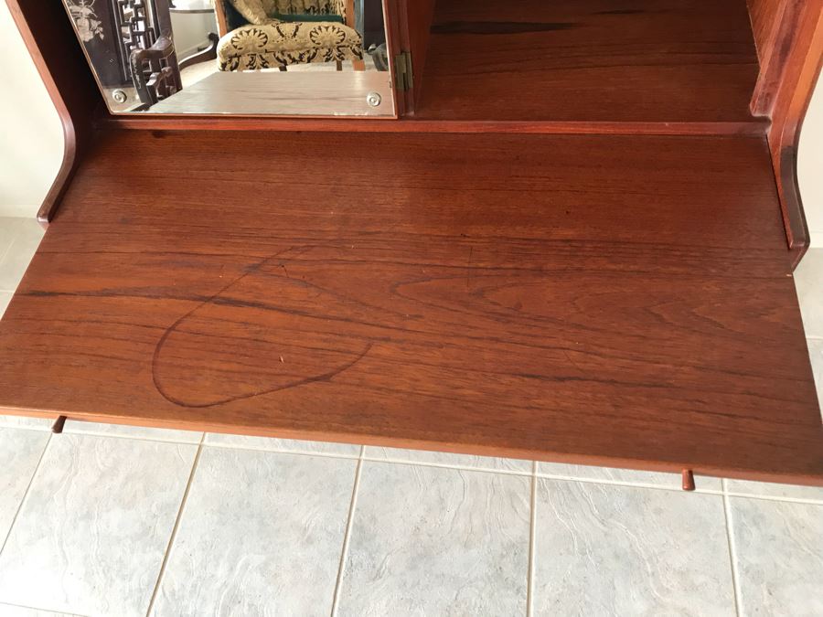 Mid-Century Modern Secretary Desk Chest Of Drawers With Mirror By Venesta Made In Finland [Photo 22]