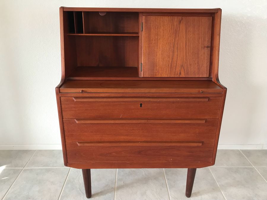 Mid-Century Modern Secretary Desk Chest Of Drawers With Mirror By Venesta Made In Finland