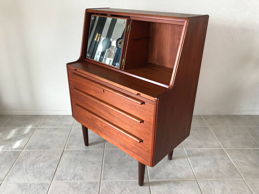 Mid-Century Modern Secretary Desk Chest Of Drawers With Mirror By Venesta Made In Finland [Photo 23]