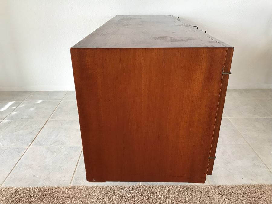 Mid-Century Modern Credenza Cabinet With Metal Legs By STAG Furniture  [Photo 22]