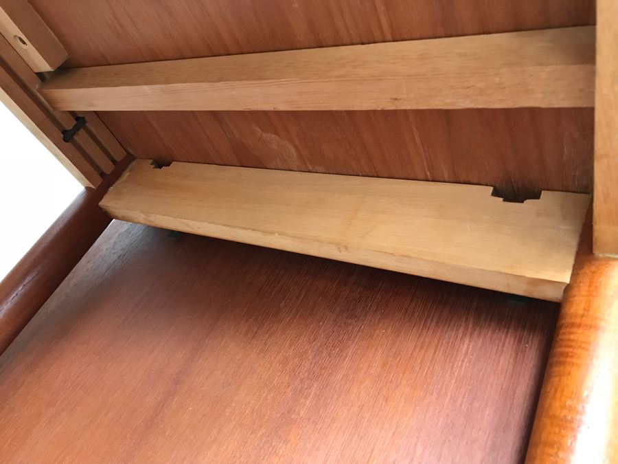 Mid-Century Modern Teak Desk With Floating Drawers (Moves Lefts Or Right) And Extra Side Leaf (Appears To Be Missing Part That Holds Leaf Up) [Photo 15]