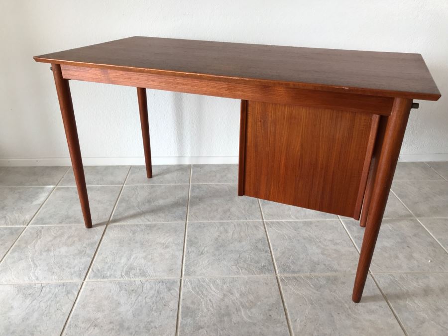 Mid-Century Modern Teak Desk With Floating Drawers (Moves Lefts Or Right) And Extra Side Leaf (Appears To Be Missing Part That Holds Leaf Up) [Photo 11]