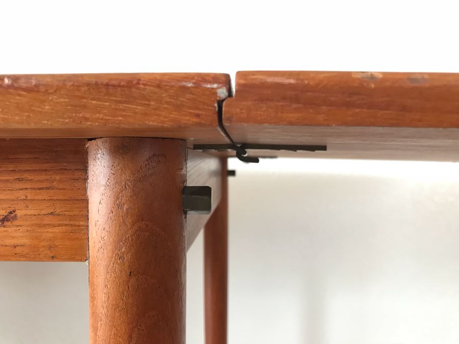 Mid-Century Modern Teak Desk With Floating Drawers (Moves Lefts Or Right) And Extra Side Leaf (Appears To Be Missing Part That Holds Leaf Up) [Photo 17]
