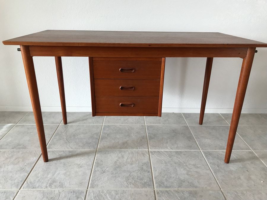 Mid-Century Modern Teak Desk With Floating Drawers (Moves Lefts Or Right) And Extra Side Leaf (Appears To Be Missing Part That Holds Leaf Up) [Photo 6]