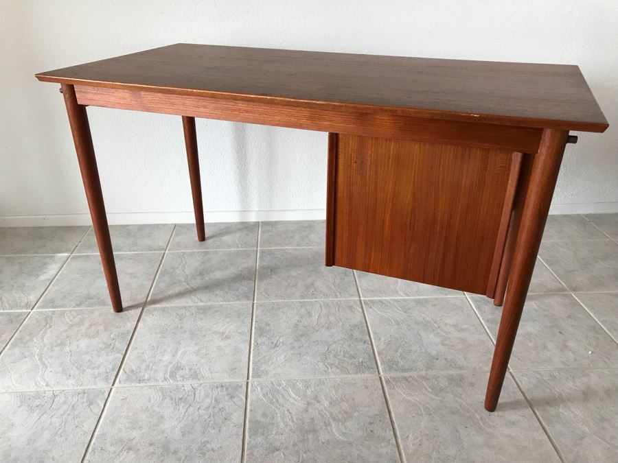 Mid-Century Modern Teak Desk With Floating Drawers (Moves Lefts Or Right) And Extra Side Leaf (Appears To Be Missing Part That Holds Leaf Up) [Photo 12]