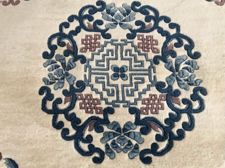 Chinese Wool Round Area Rug 98'R [Photo 5]