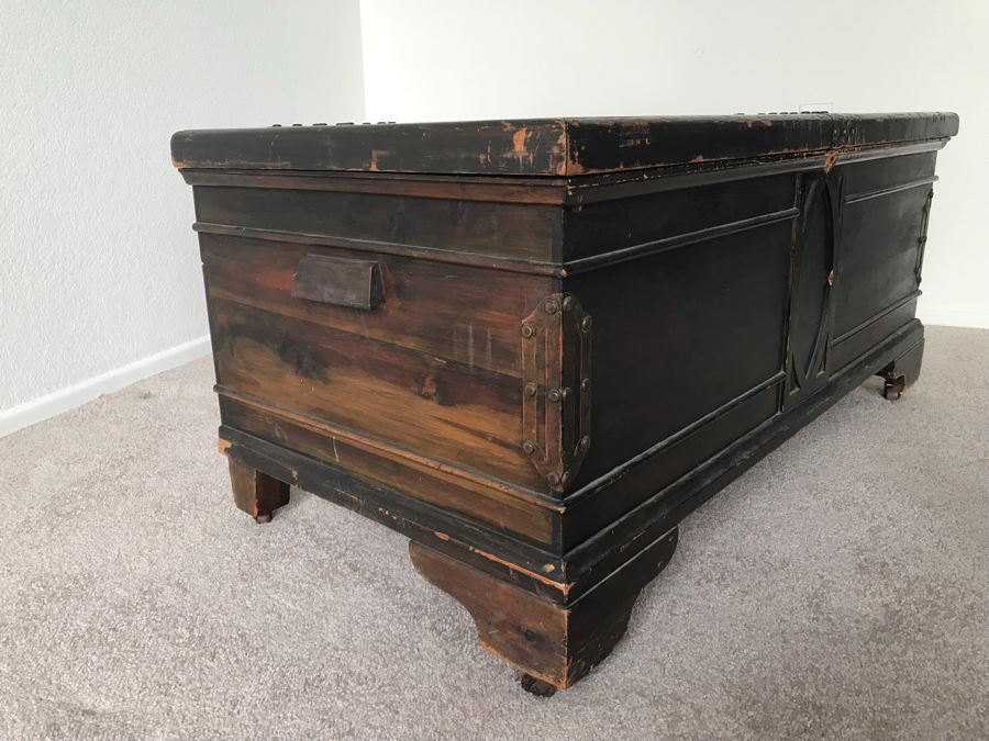 Vintage Rustic Wooden Cedar Lined Hope Chest On Casters [Photo 10]