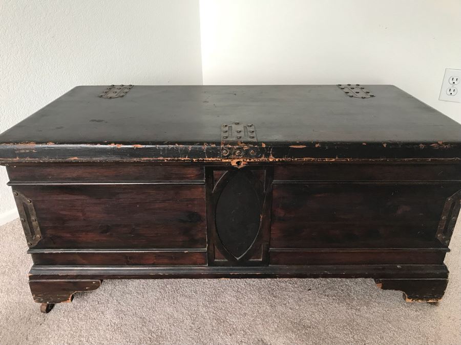 Vintage Rustic Wooden Cedar Lined Hope Chest On Casters [Photo 4]