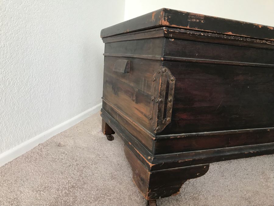 Vintage Rustic Wooden Cedar Lined Hope Chest On Casters [Photo 9]