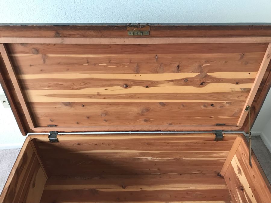 Vintage Rustic Wooden Cedar Lined Hope Chest On Casters [Photo 13]