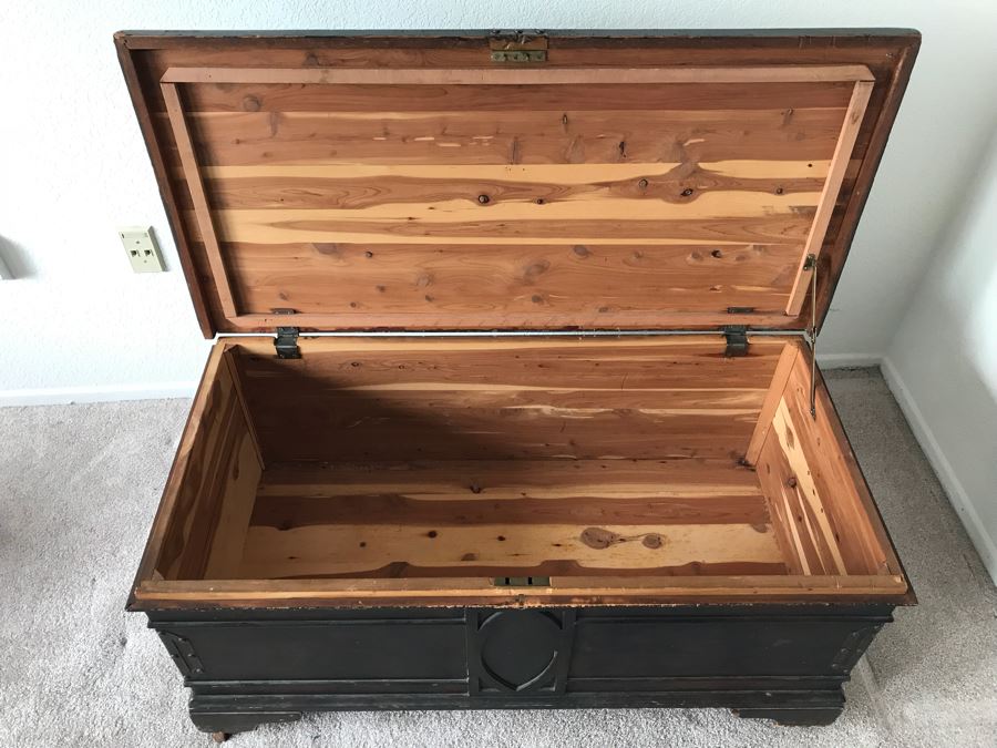 Vintage Rustic Wooden Cedar Lined Hope Chest On Casters [Photo 2]