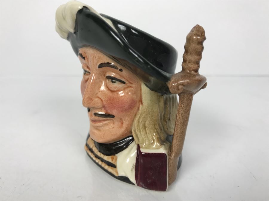 Royal Doulton England Toby Mug Aramis D6508 2.5'H [Photo 2]